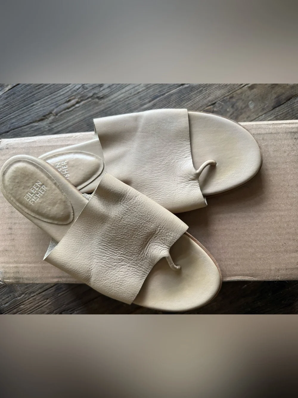 Eileen Fisher Cream Leather Toe-Loop Slide Sandals